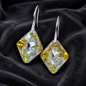 „Vikerkaarehelk“ – hõbekõrvarõngad Swarovski kristalliga